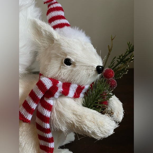 White Christmas Woodland Squirrel - Picture 7 of 12